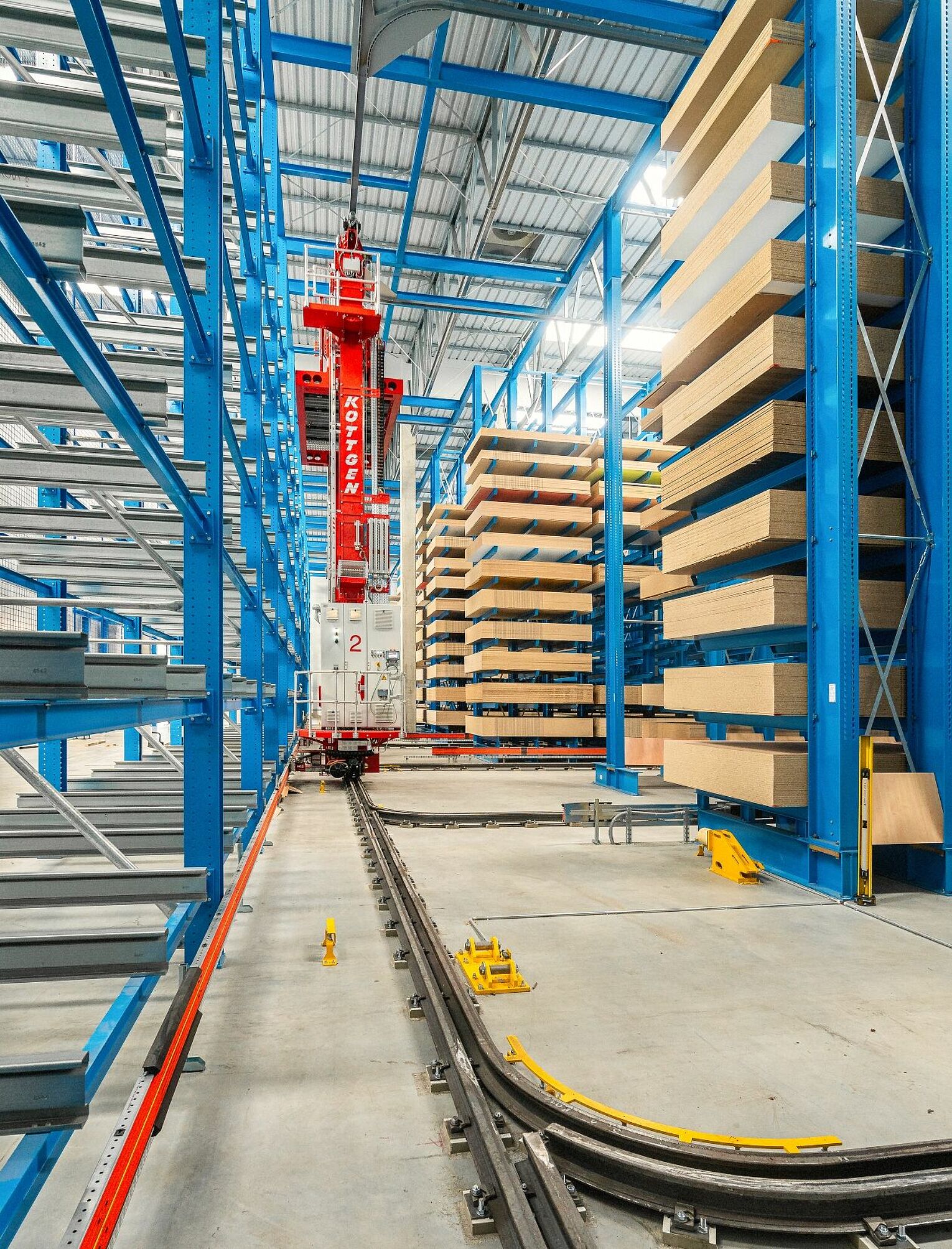 [Translate "Spain"] Cantilever racking timber trade