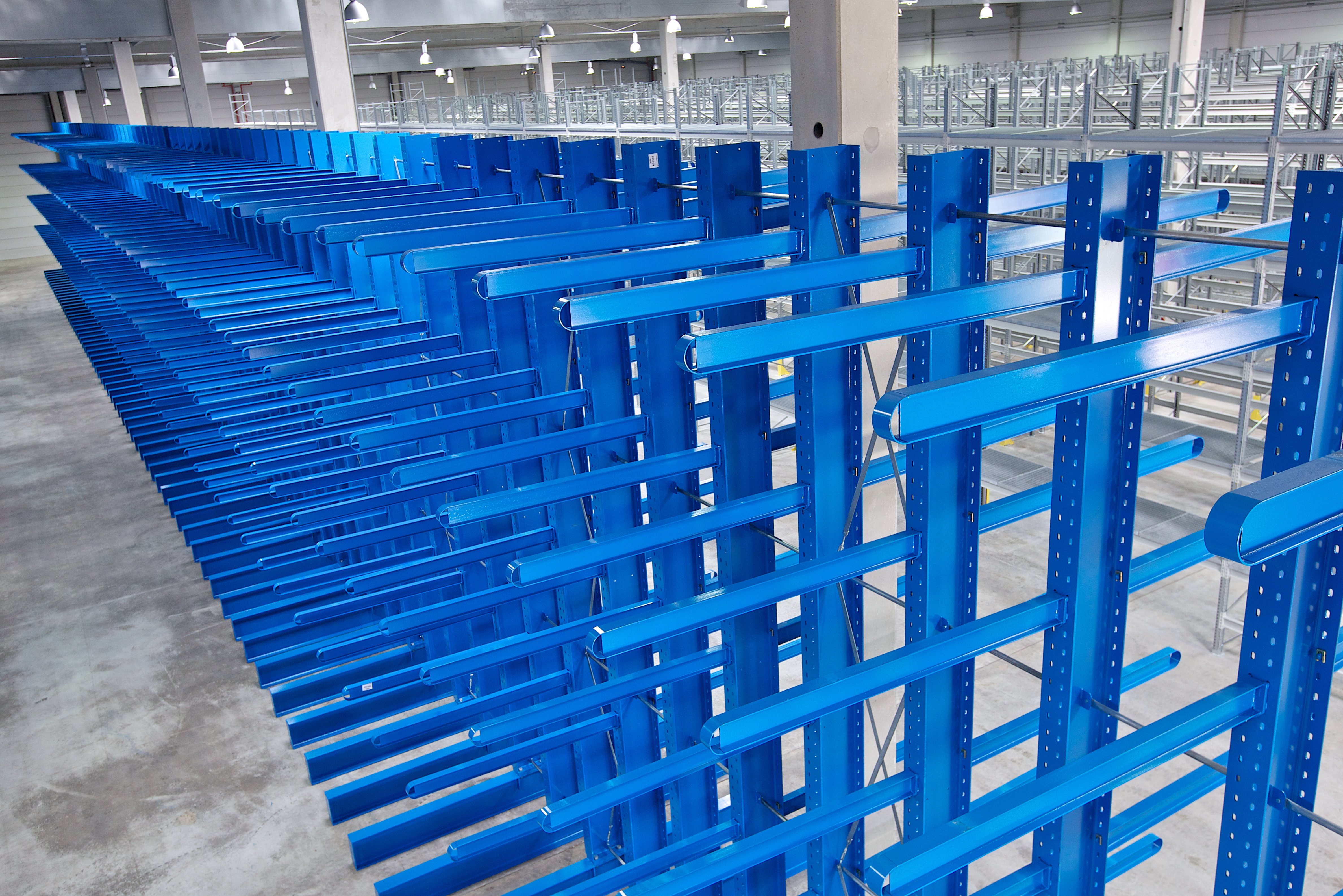 [Translate "Spain"] Cantilever racking system by OHRA