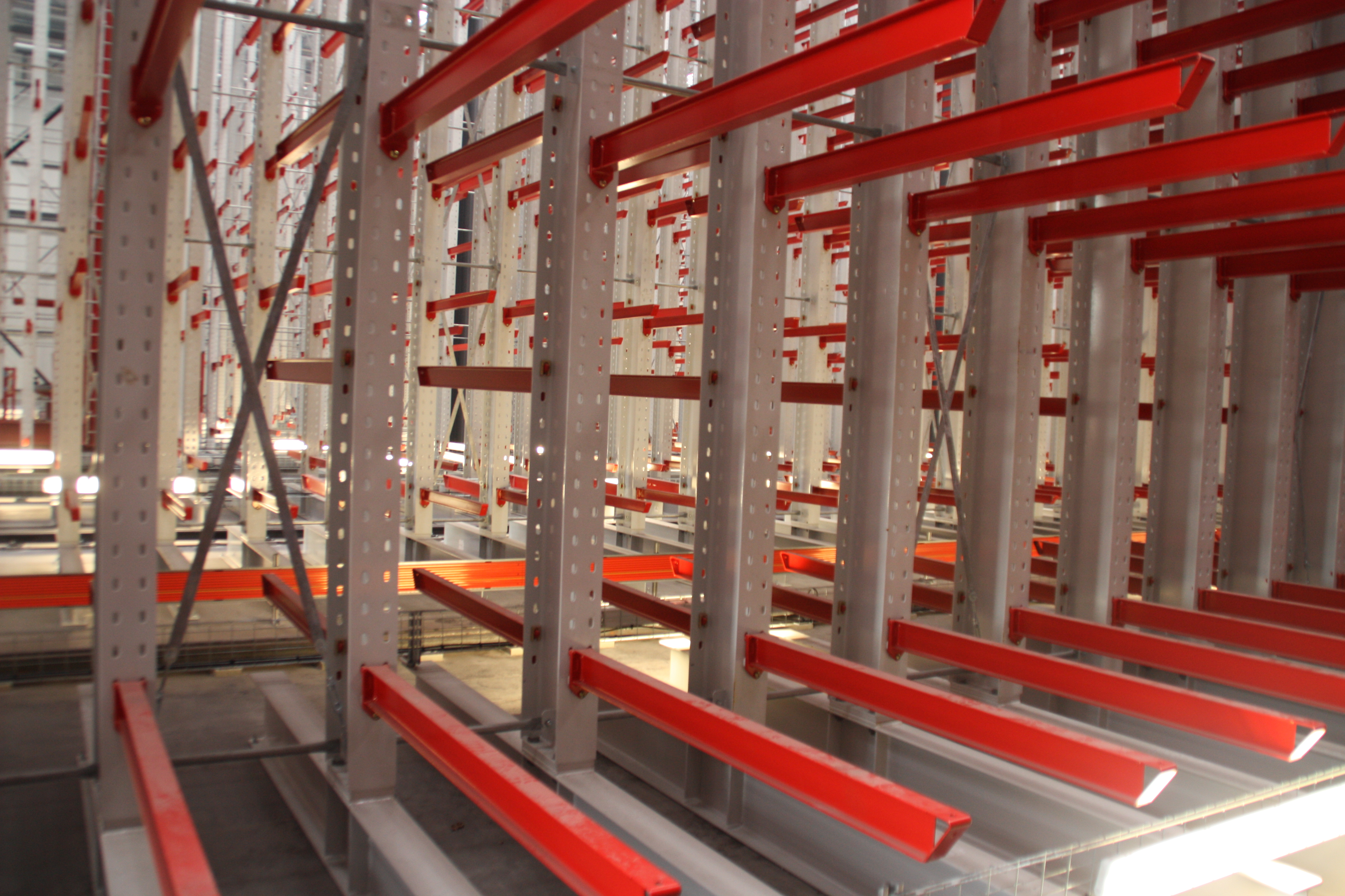 [Translate "Spain"] Cantilever racking system