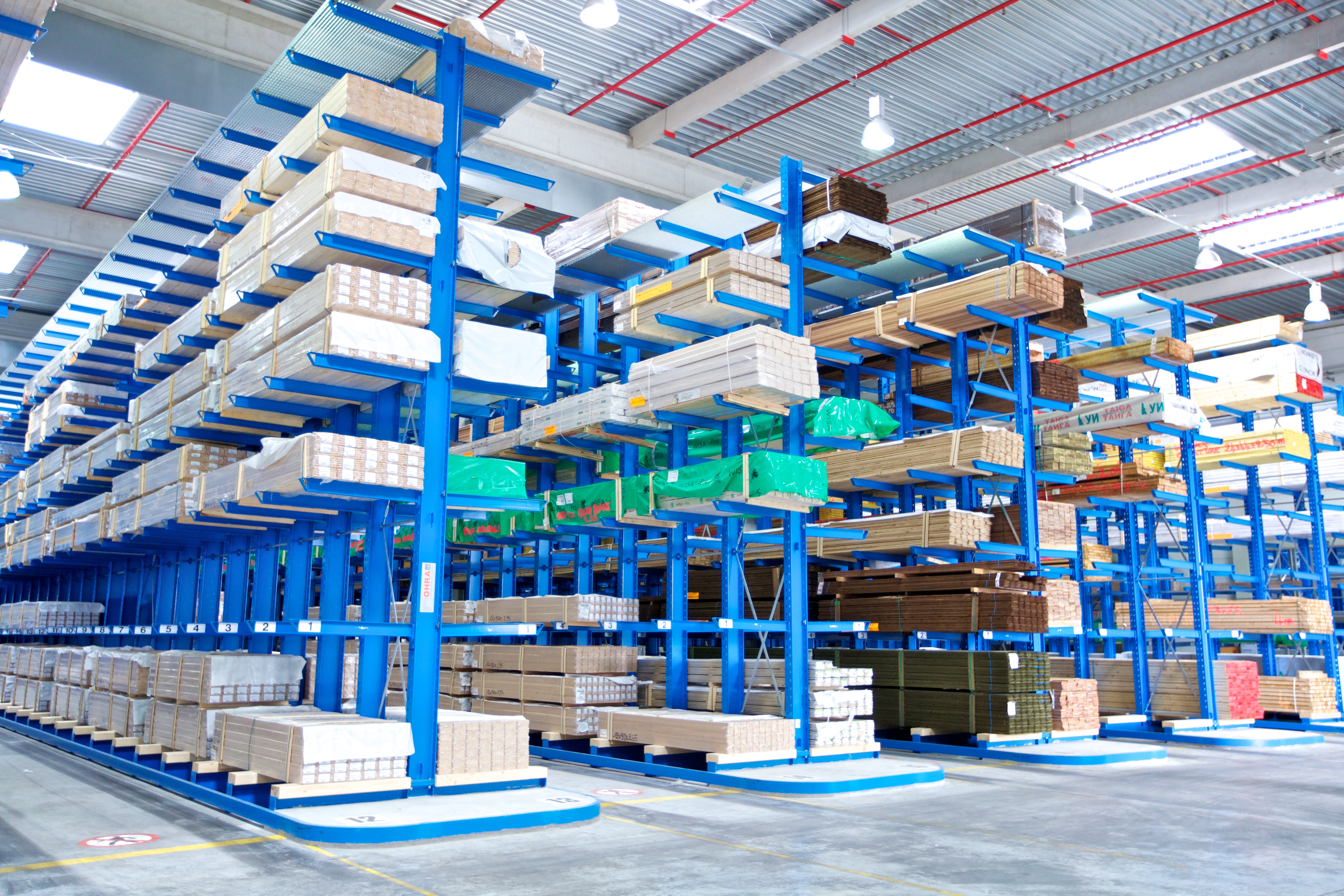 [Translate "Spain"] Cantilever racking building material